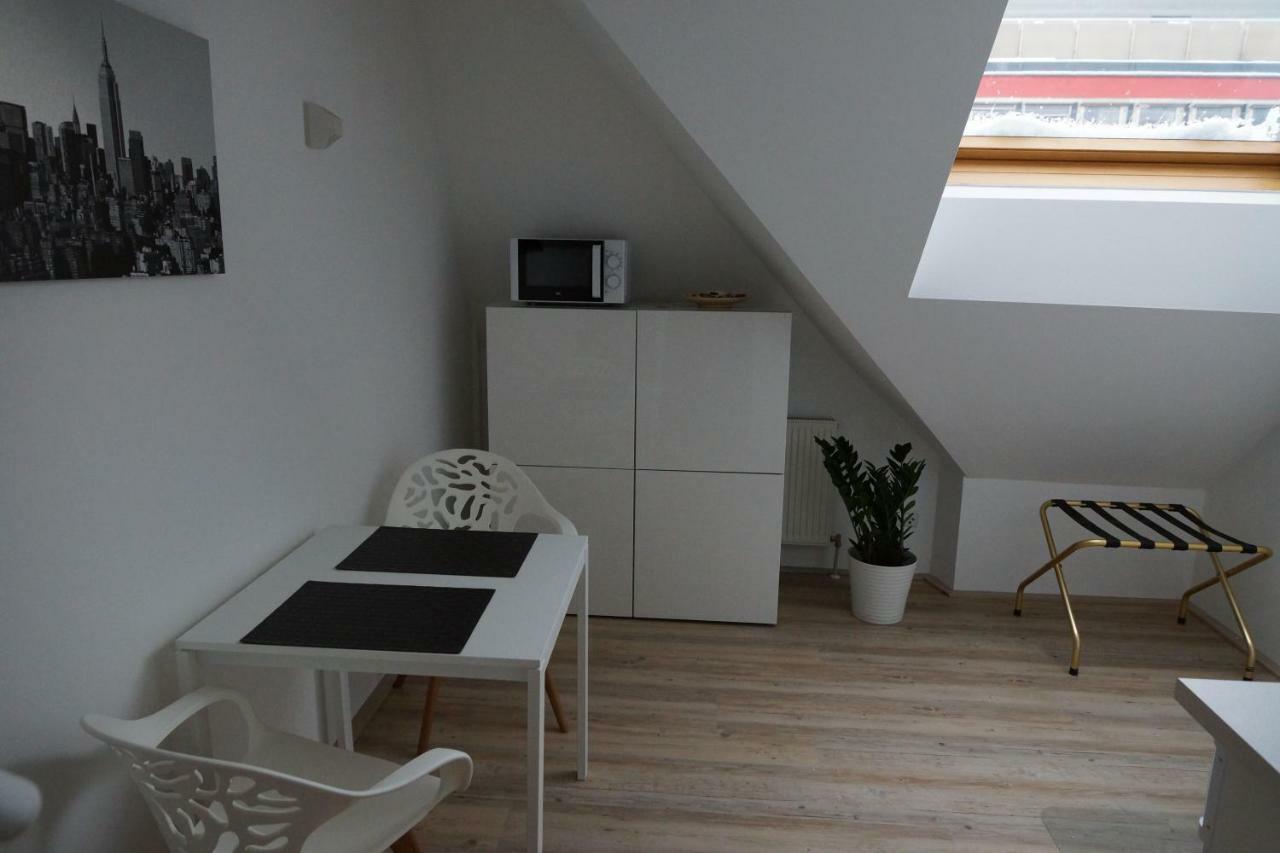 Maisonette Apartment am Bahnhof - Adults only Innsbruck Exterior foto