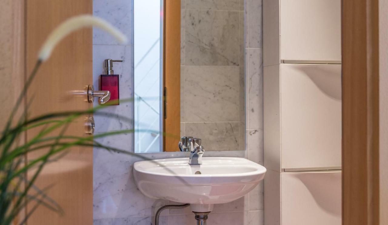 Maisonette Apartment am Bahnhof - Adults only Innsbruck Exterior foto